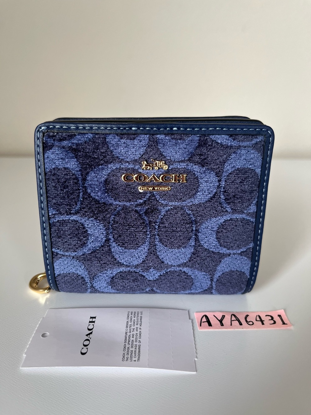 Coach Snap Wallet In Signature Chenille🎈🎈